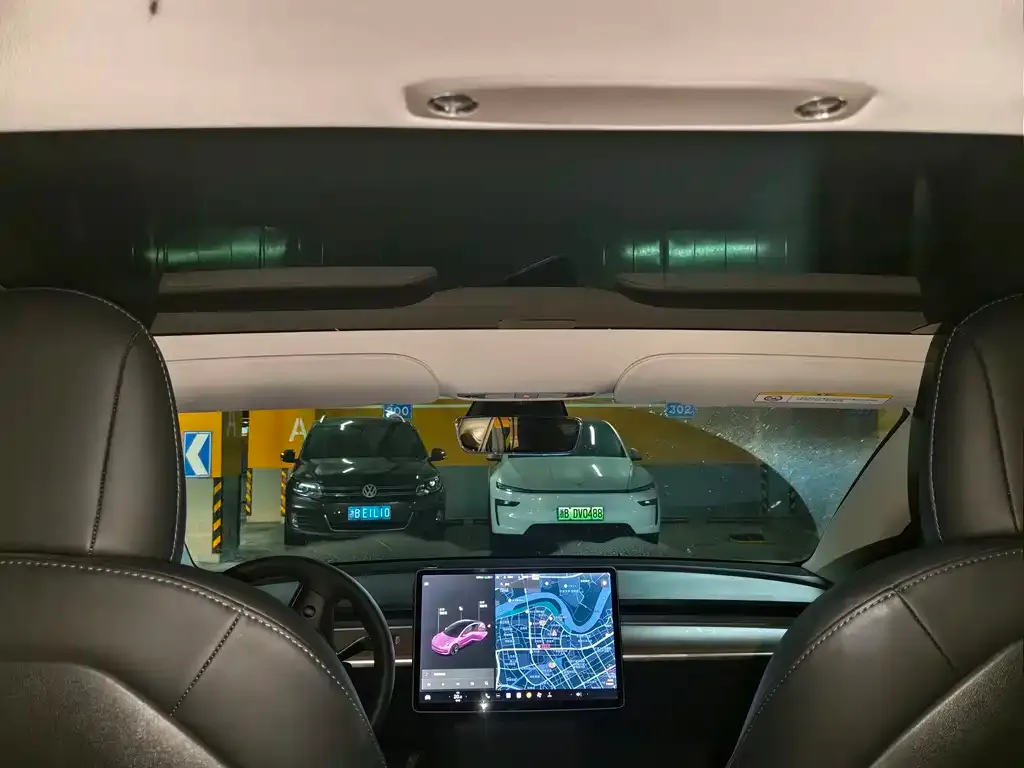 Tesla Model 3 — фото 4