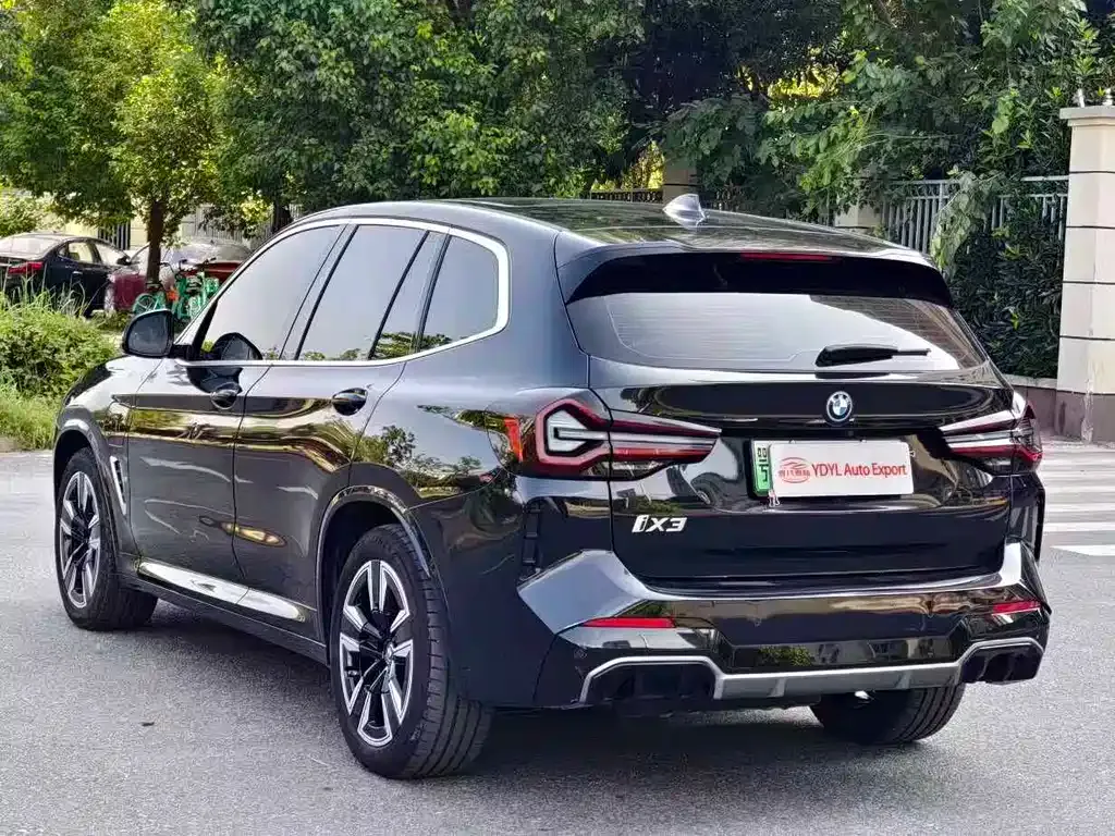 BMW iX3 — фото 9