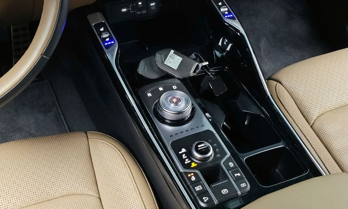 Kia Sorento — фото 7