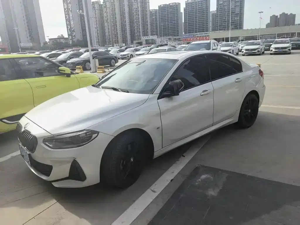 BMW 1 Series — фото 1
