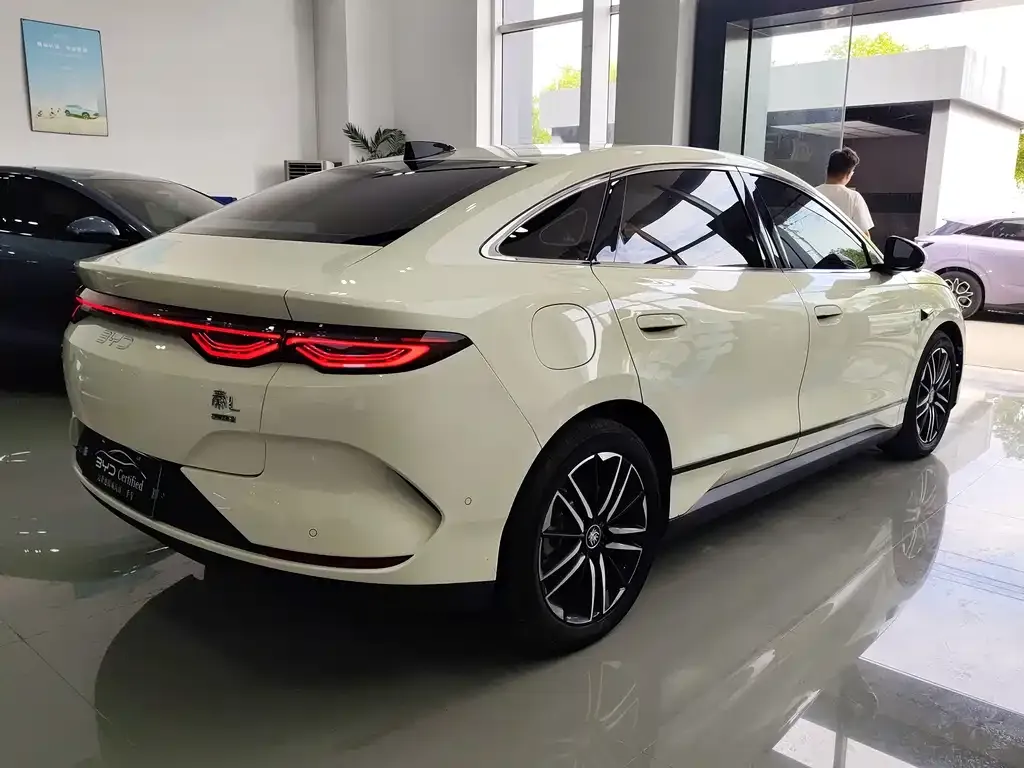 BYD Qin L — фото 8