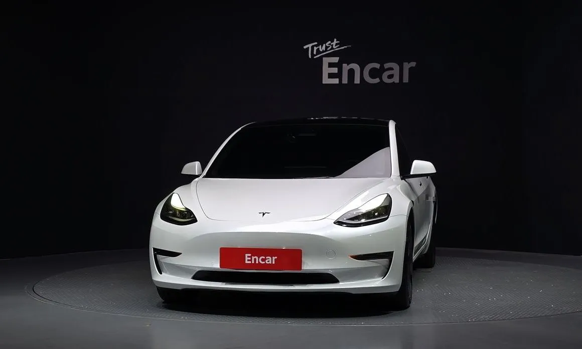 Tesla Model 3 — фото 2