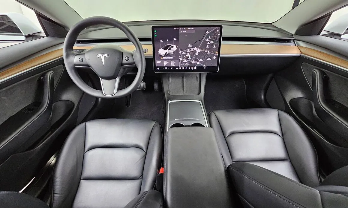 Tesla Model 3 — фото 7
