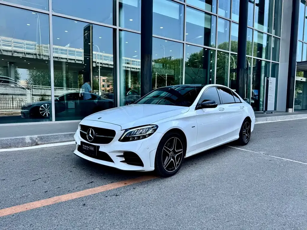 Mercedes-Benz C-Class — фото 1