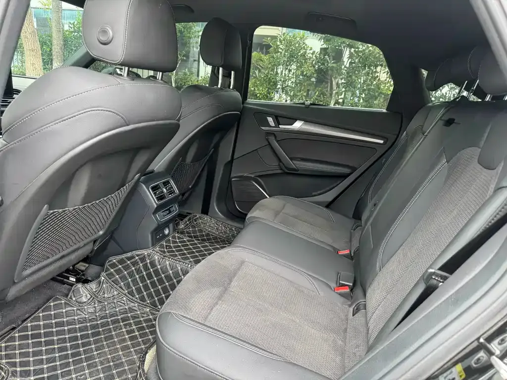 Audi Q5L Sportback — фото 6