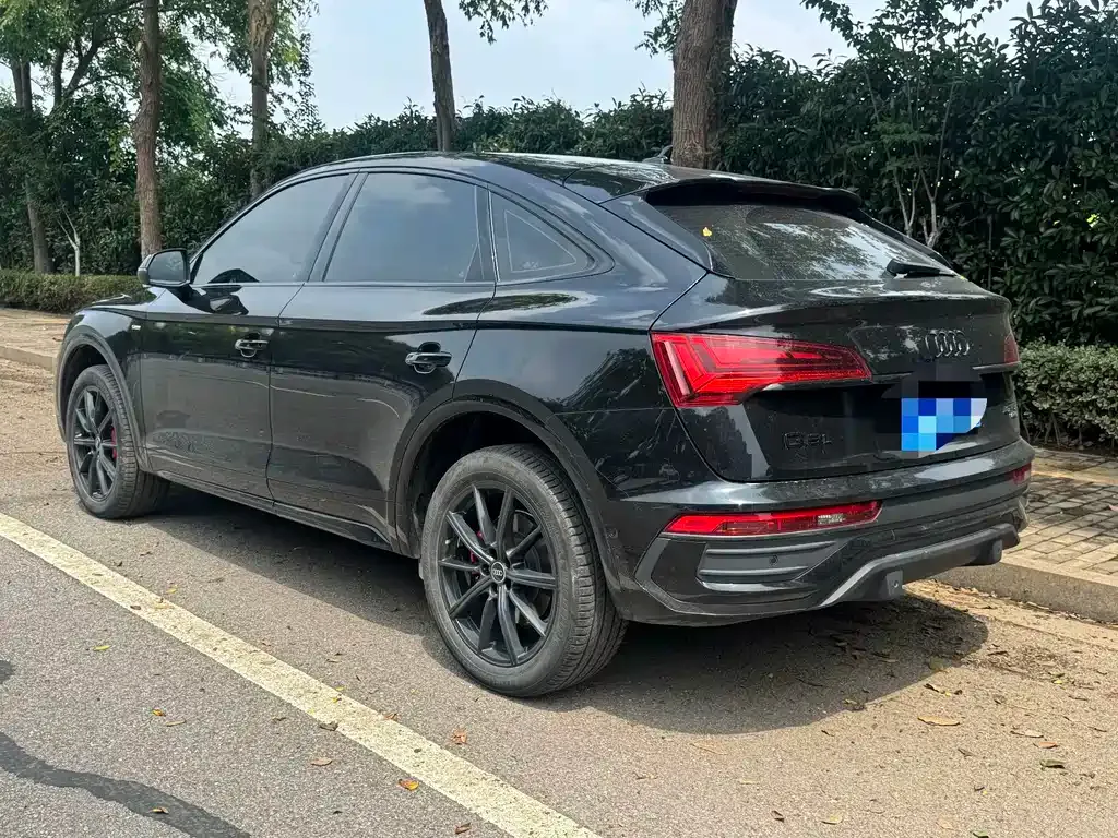 Audi Q5L Sportback — фото 9