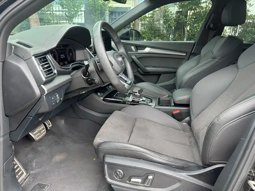 Audi Q5L Sportback — фото 2