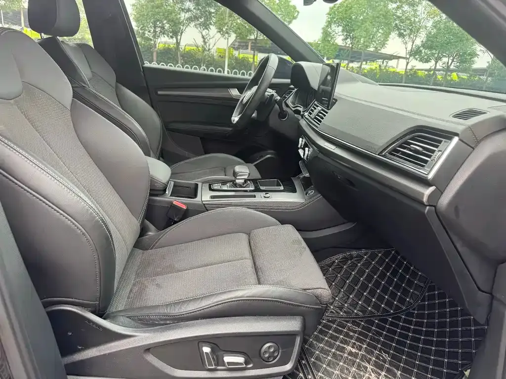 Audi Q5L Sportback — фото 4