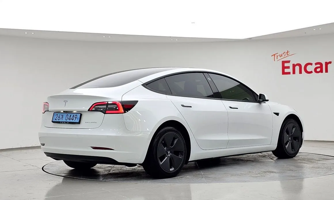 Tesla Model 3 — фото 6