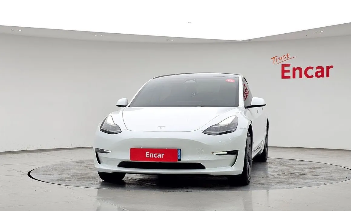 Tesla Model 3 — фото 5