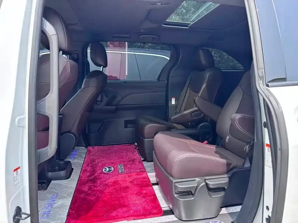 Toyota Granvia — фото 2