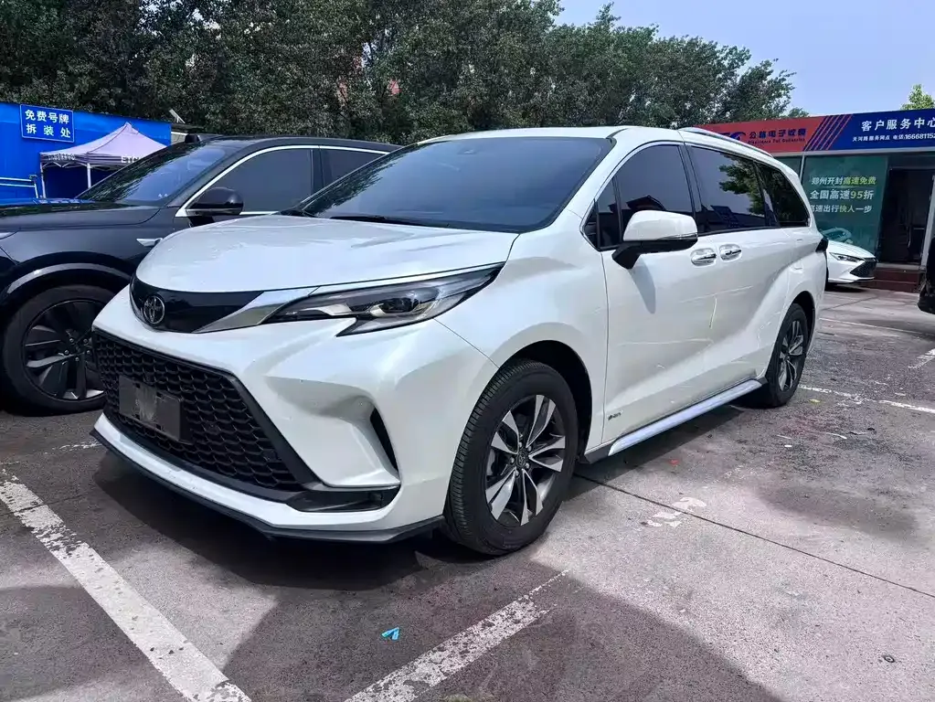 Toyota Granvia — фото 8