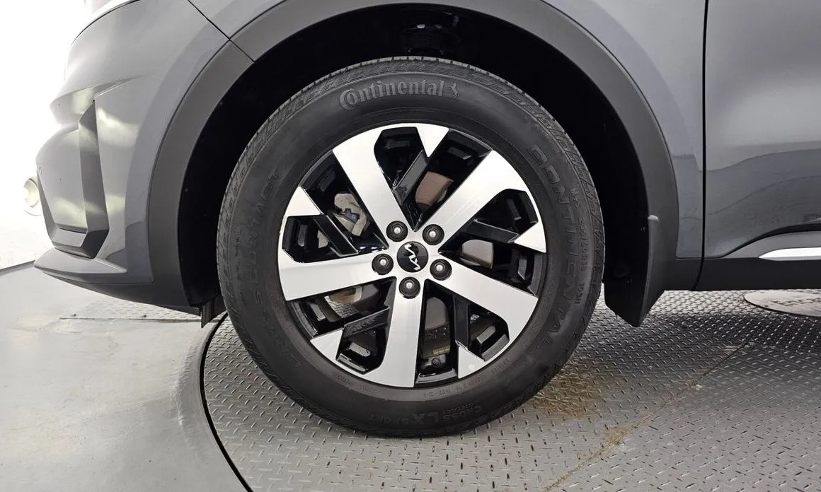 Kia Sorento — фото 7