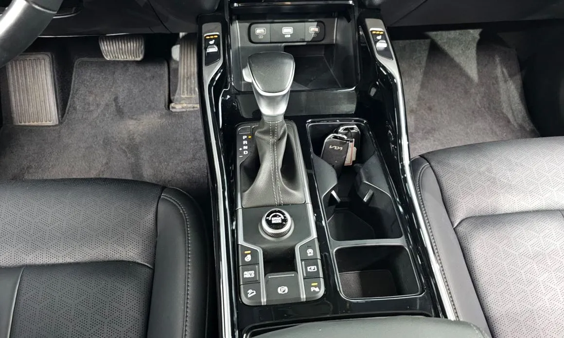 Kia Sorento — фото 8