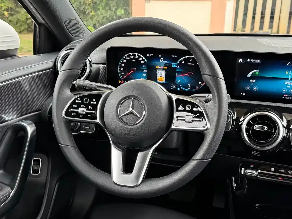 Mercedes-Benz A-Class — фото 4
