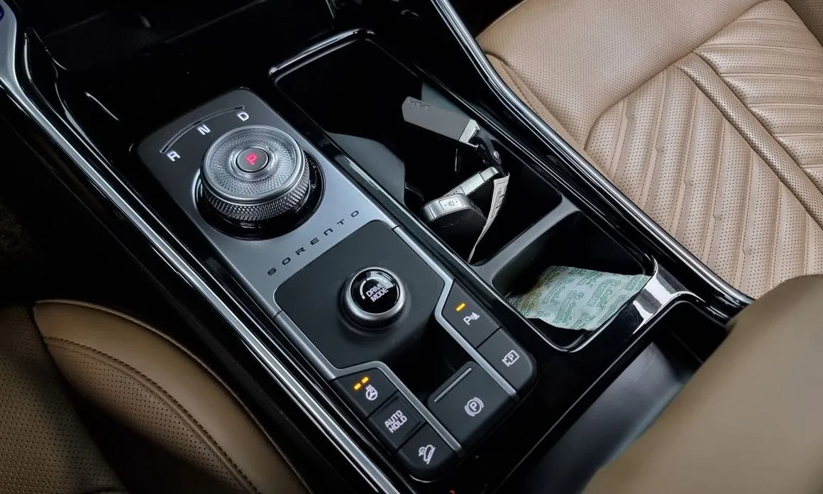 Kia Sorento — фото 8