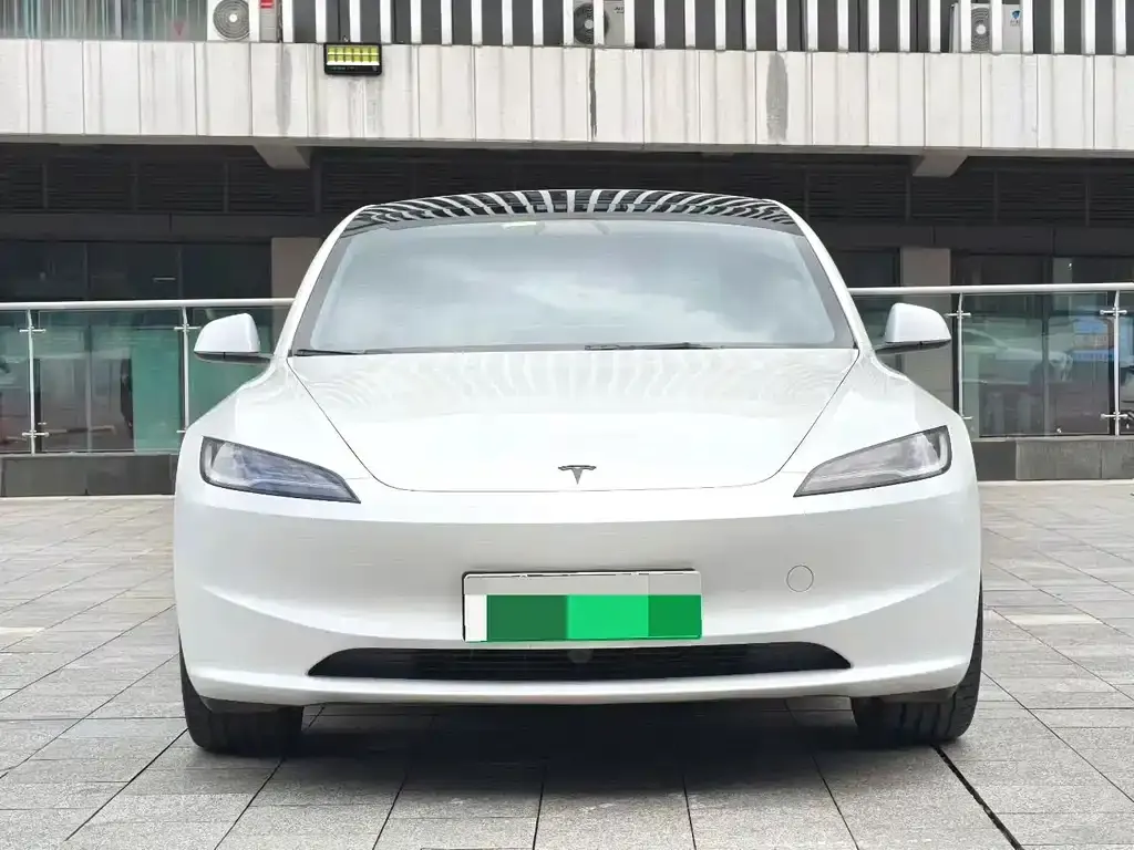 Tesla Model 3 — фото 8