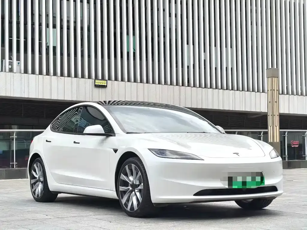 Tesla Model 3 — фото 3