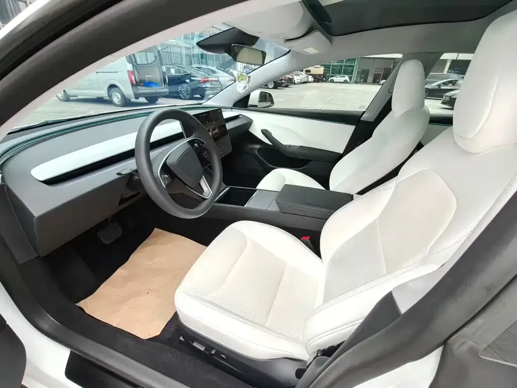 Tesla Model 3 — фото 4