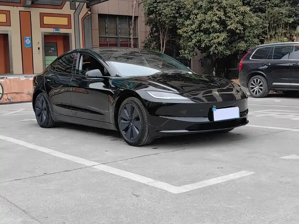 Tesla Model 3 — фото 5