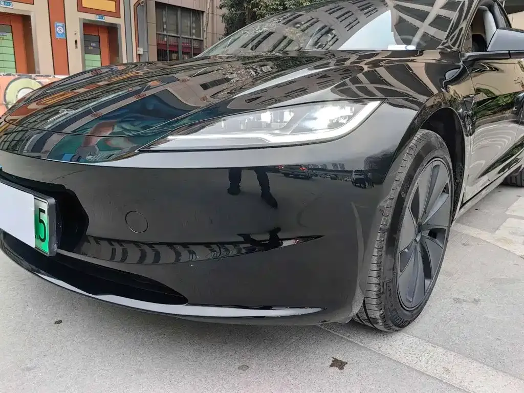 Tesla Model 3 — фото 4