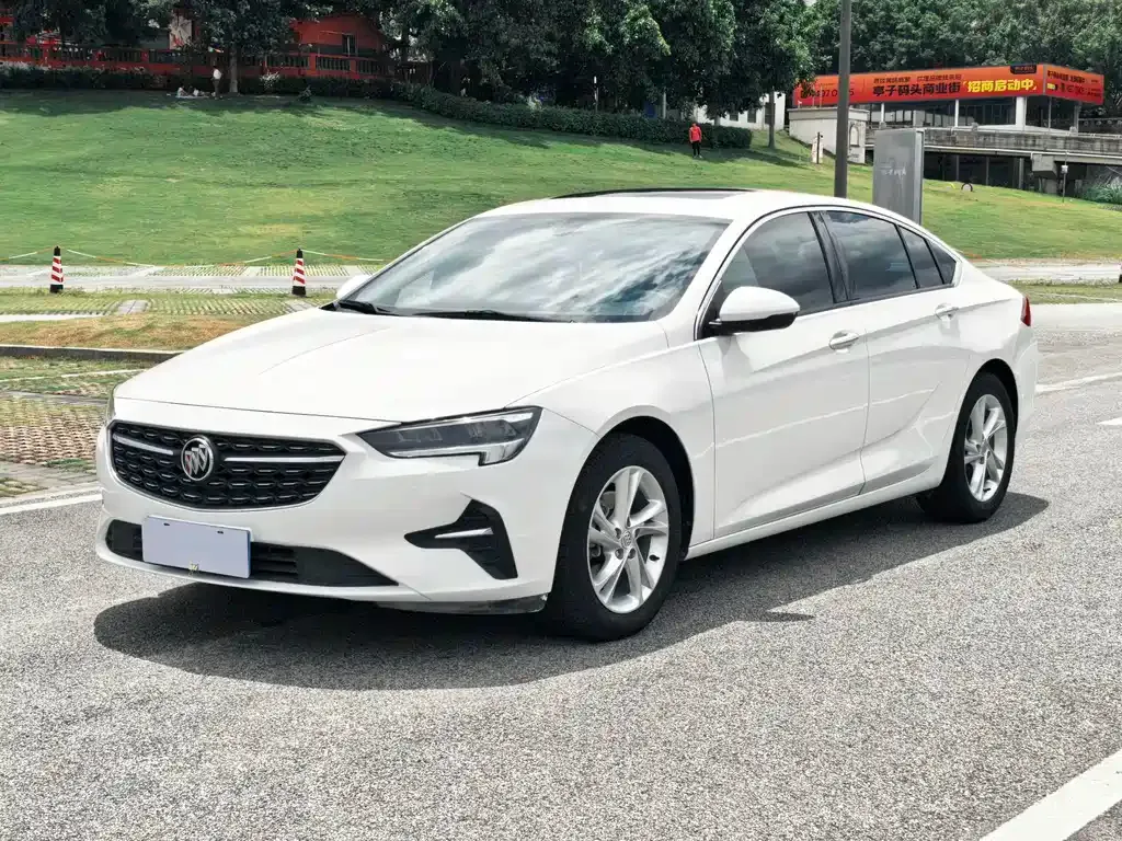 Buick Regal — фото 1