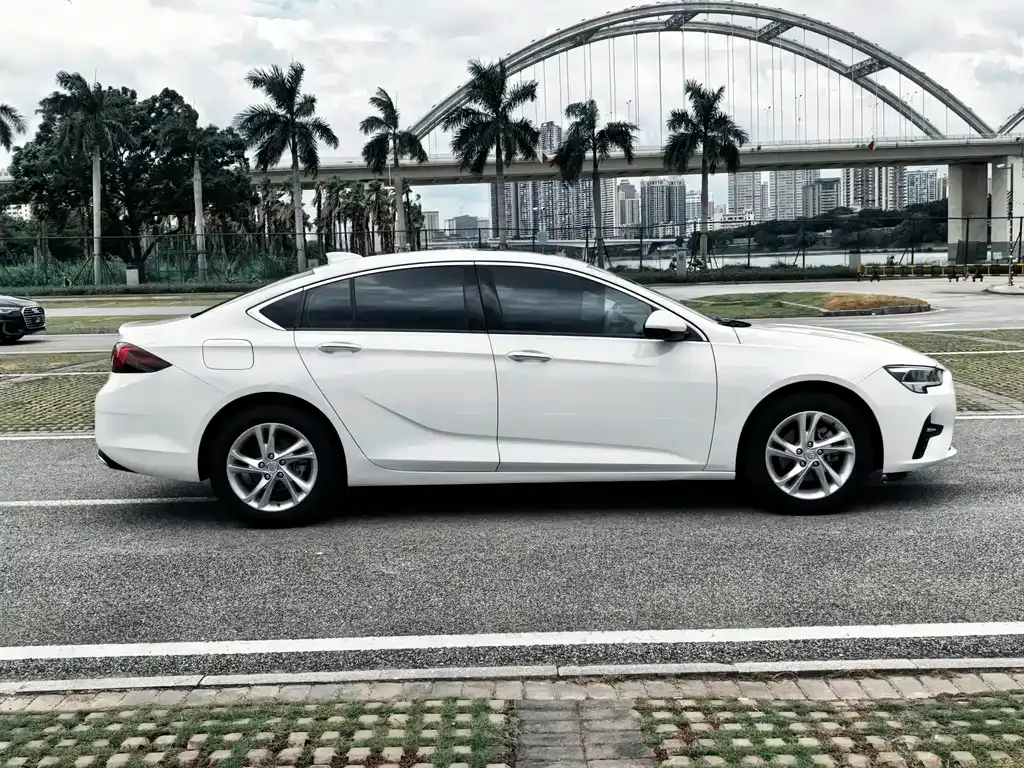 Buick Regal — фото 8