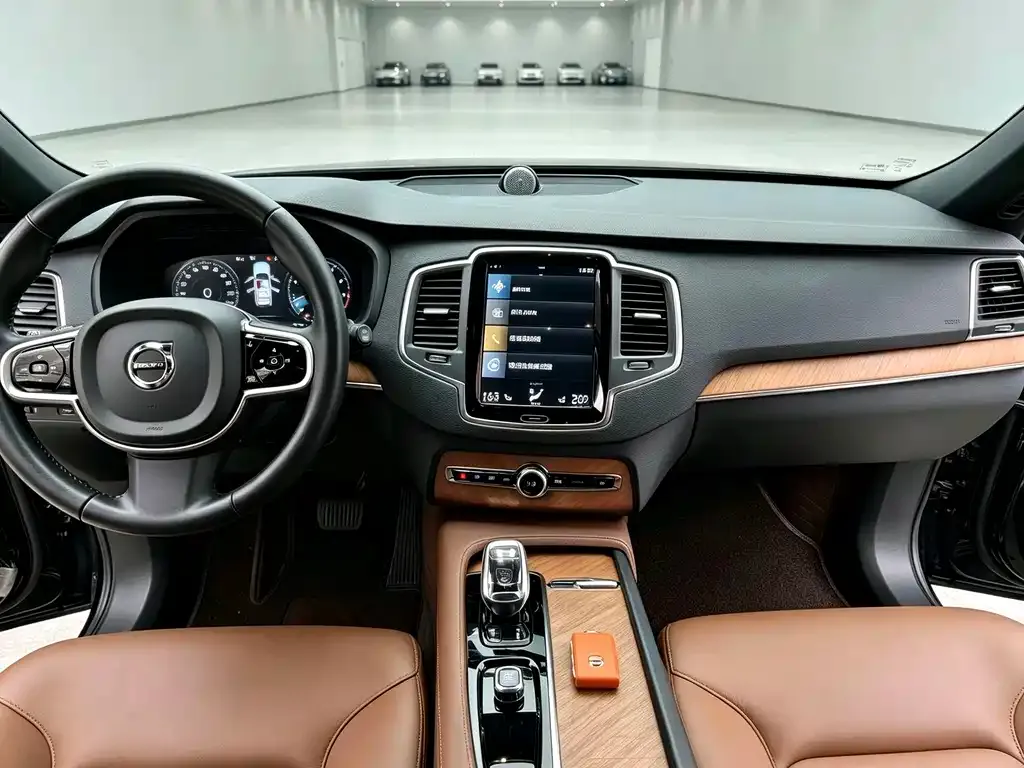 Volvo XC90 — фото 2