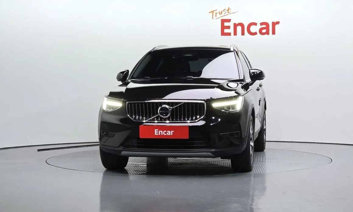 Volvo XC40 — фото 3