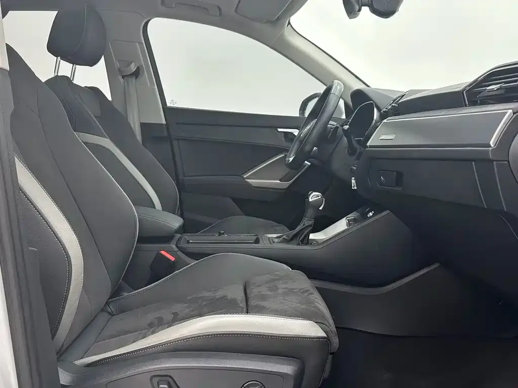 Audi Q3 — фото 10
