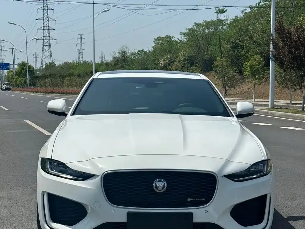 Jaguar XEL — фото 5