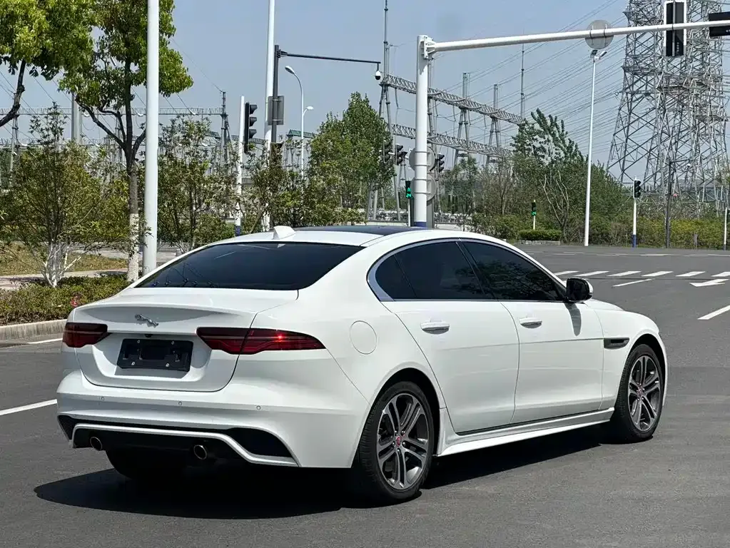Jaguar XEL — фото 6