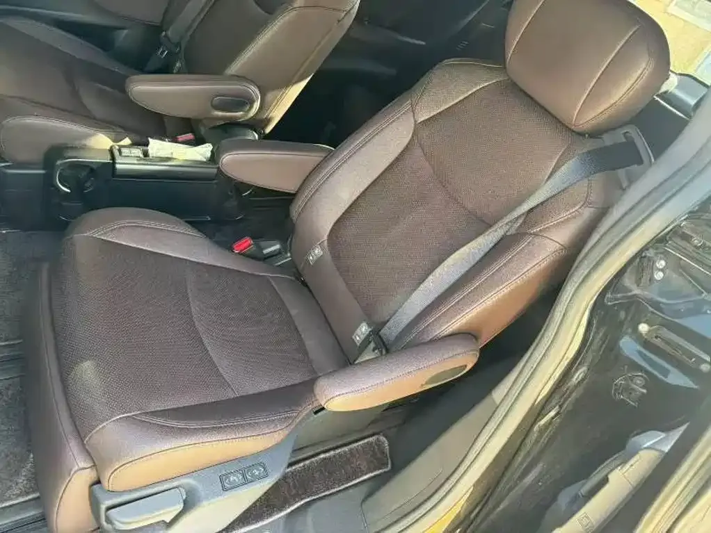 Toyota Sienna — фото 4