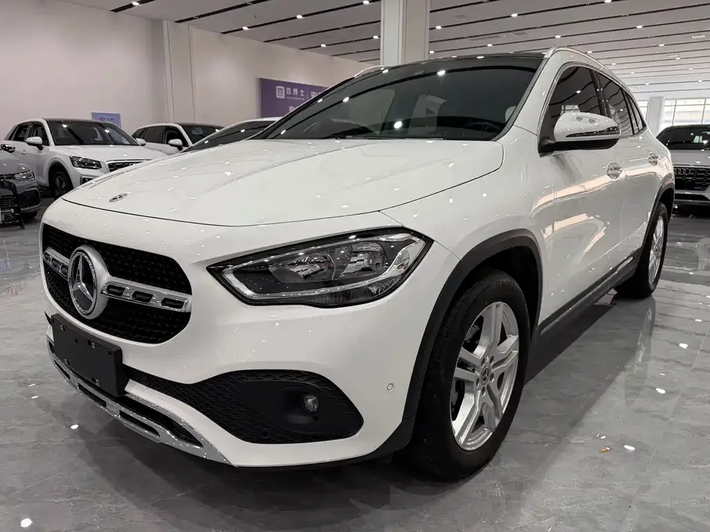 Mercedes-Benz GLA — фото 1