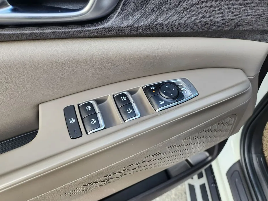 Kia Carnival — фото 8