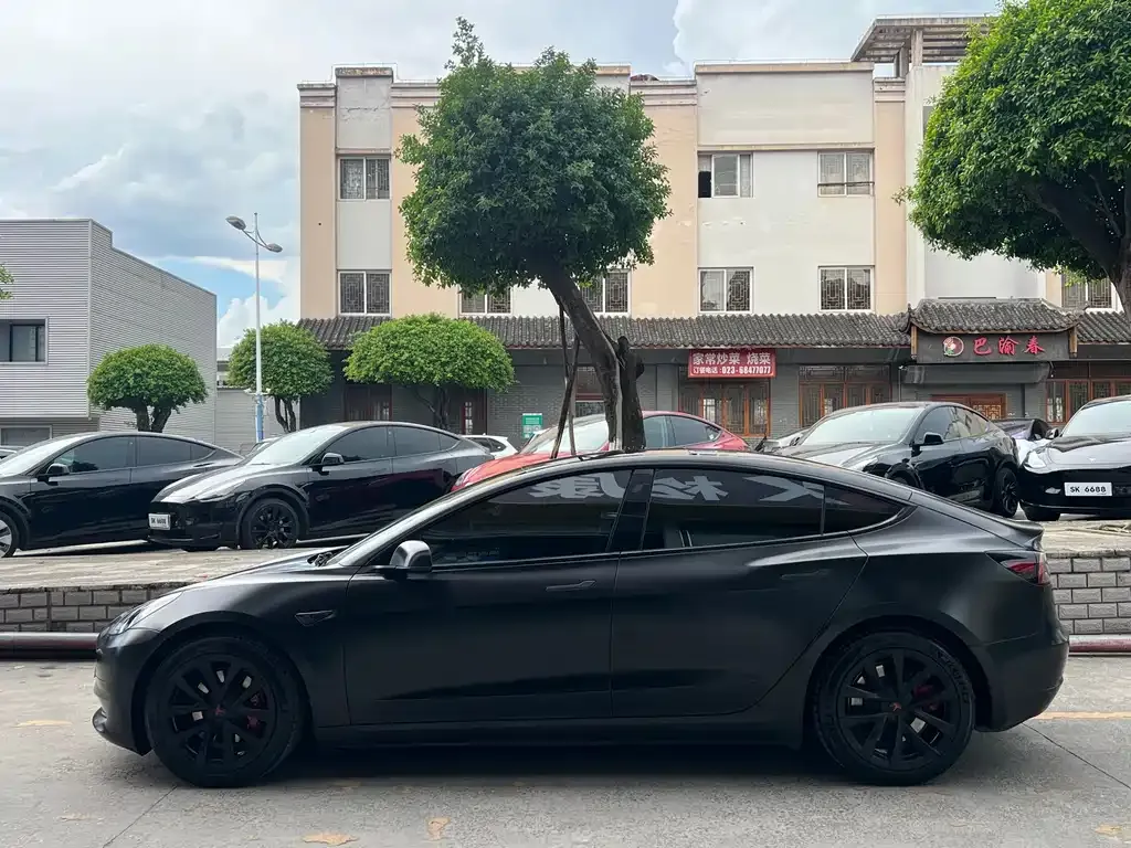 Tesla Model 3 — фото 10