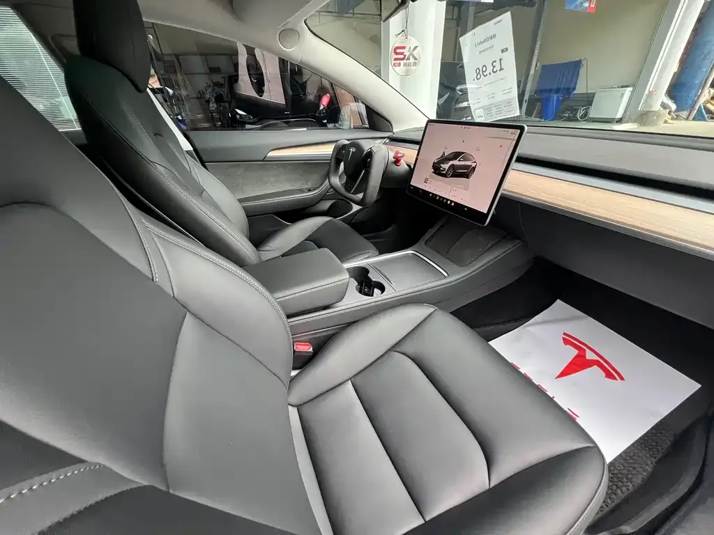 Tesla Model 3 — фото 6