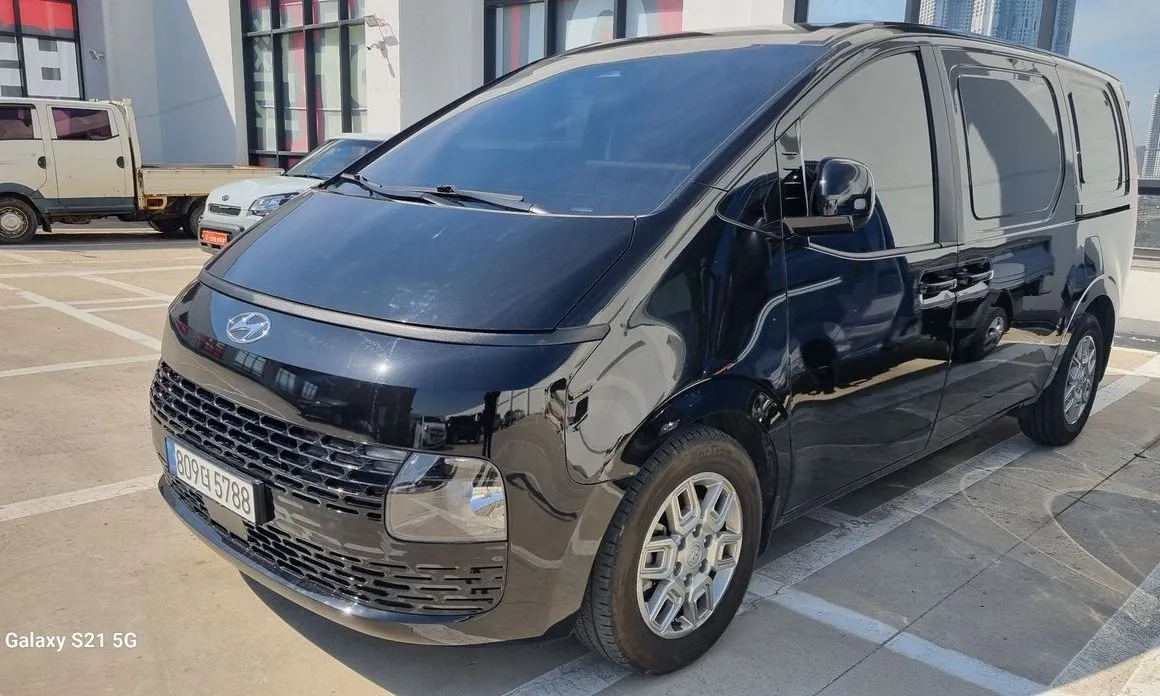 Hyundai Staria — фото 1