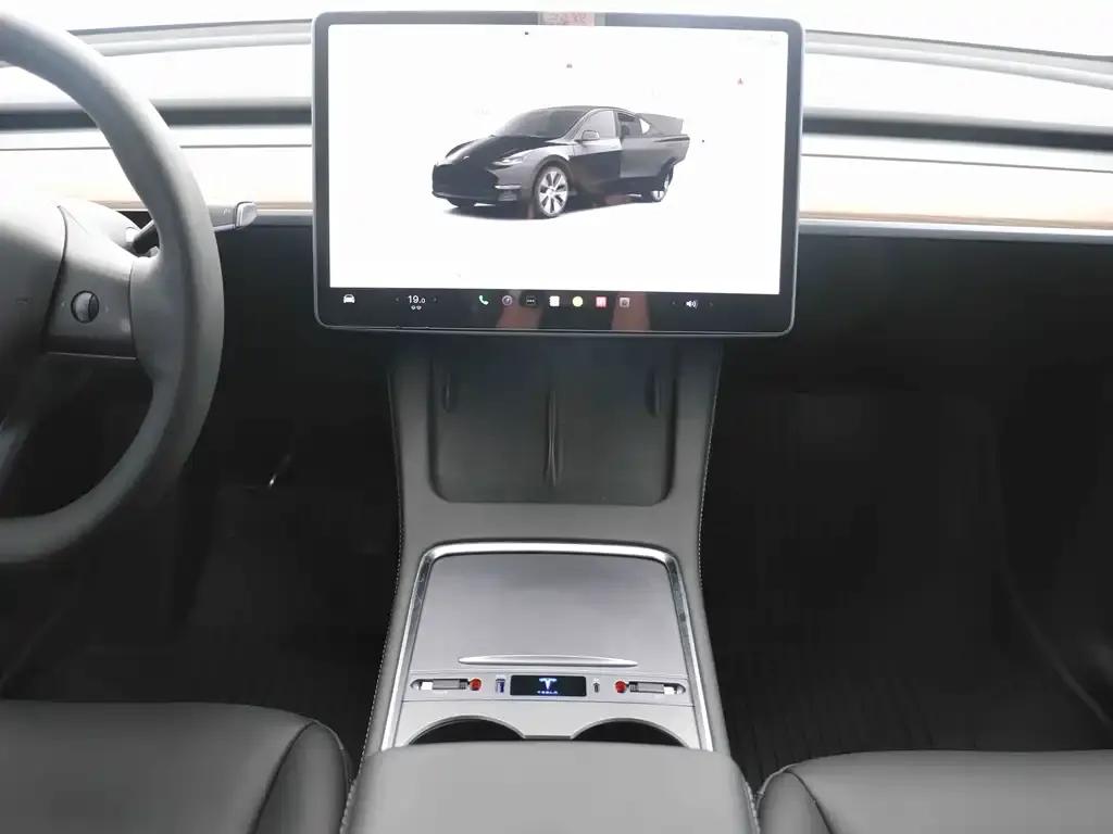 Tesla Model Y — фото 2