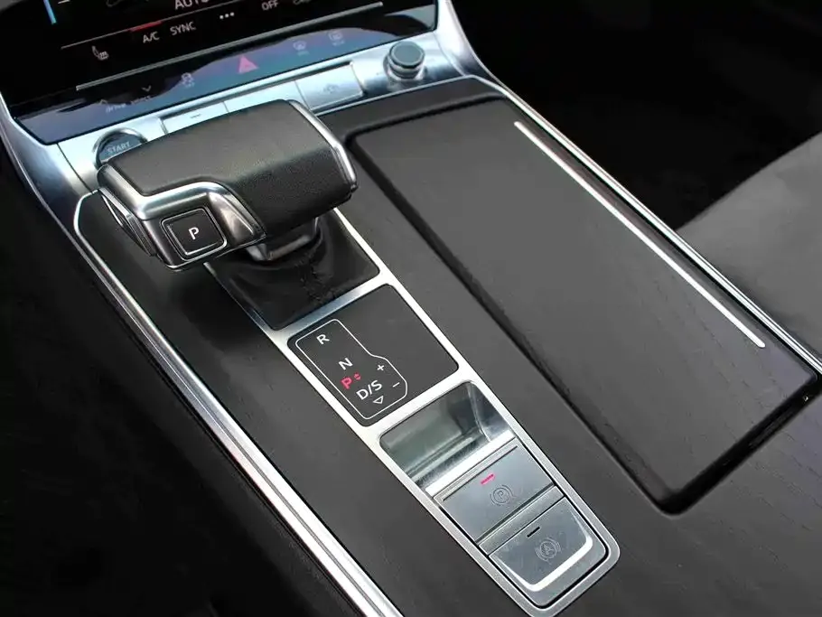 Audi A6L — фото 5