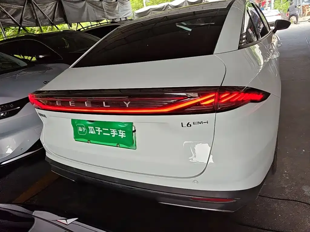 Geely Galaxy L6 — фото 7