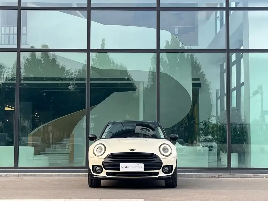 MINI Clubman — фото 2