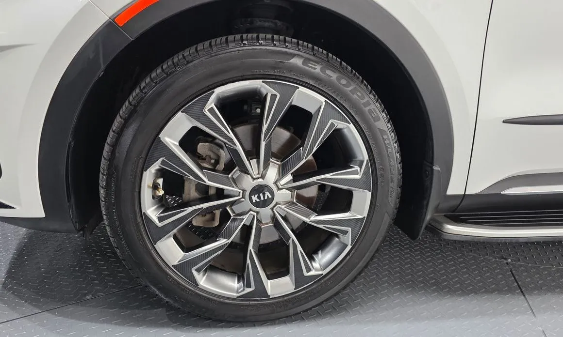 Kia Sorento — фото 7