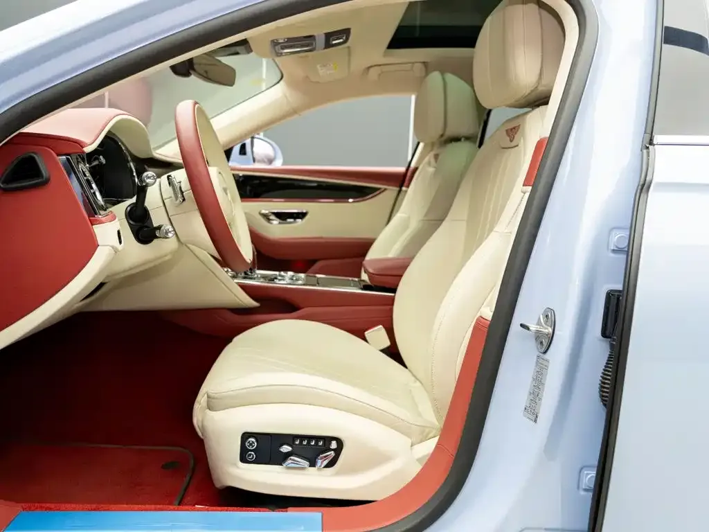 Bentley Flying Spur — фото 10