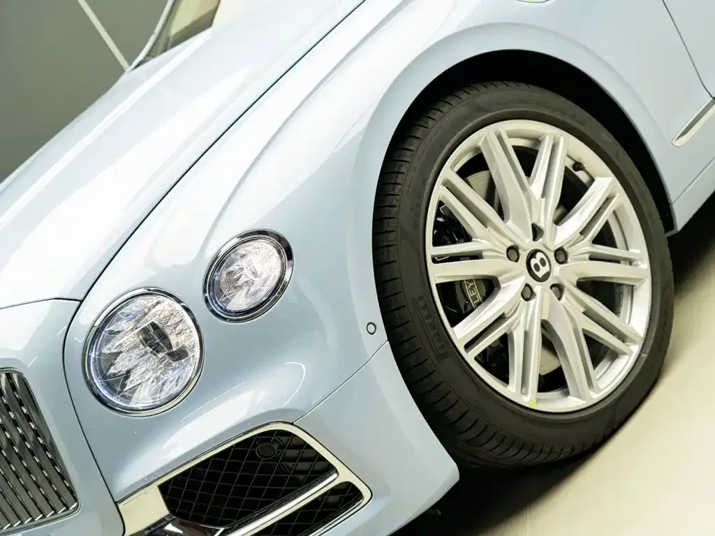 Bentley Flying Spur — фото 8