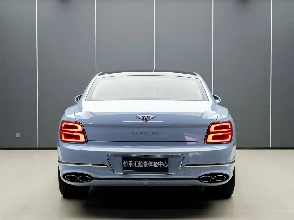 Bentley Flying Spur — фото 4