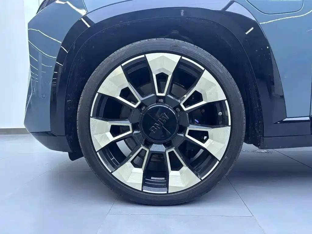 BMW XM — фото 7