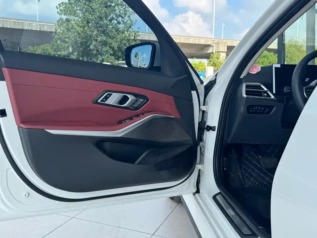 BMW i3 — фото 8