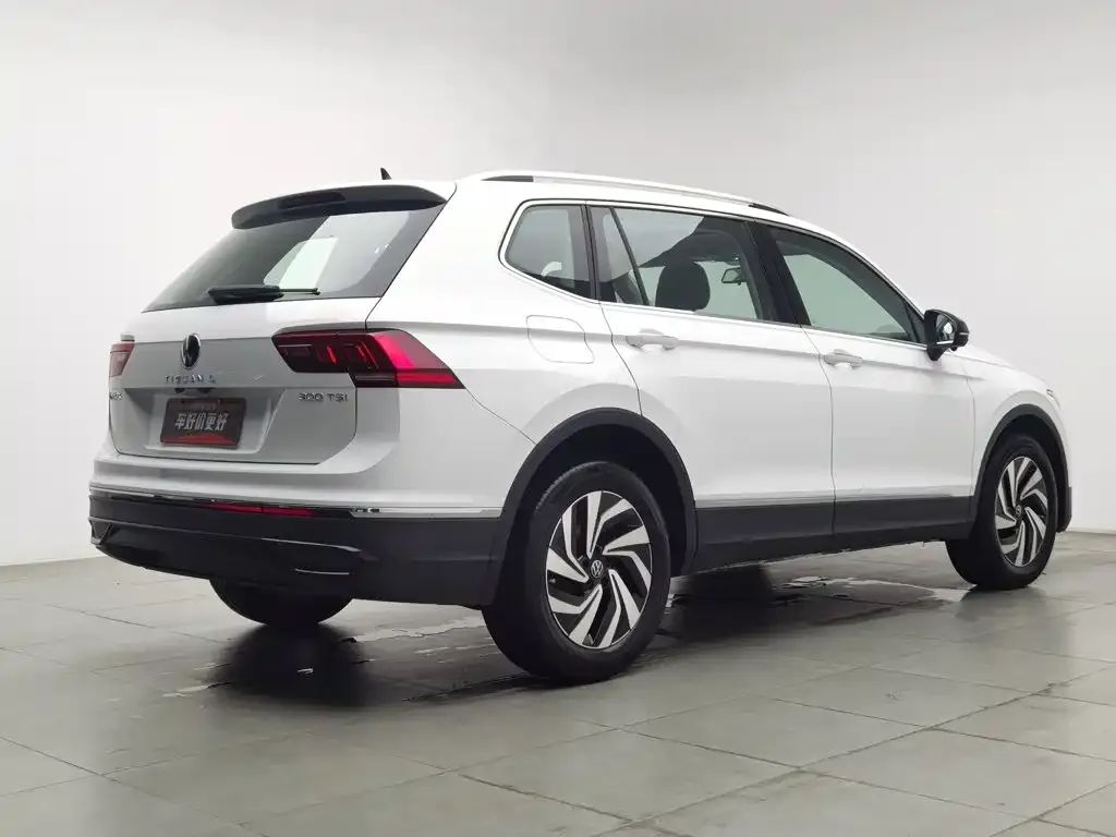 Volkswagen Tiguan L — фото 7