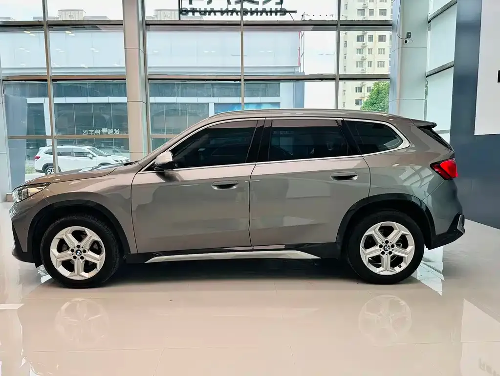 BMW X1 — фото 10
